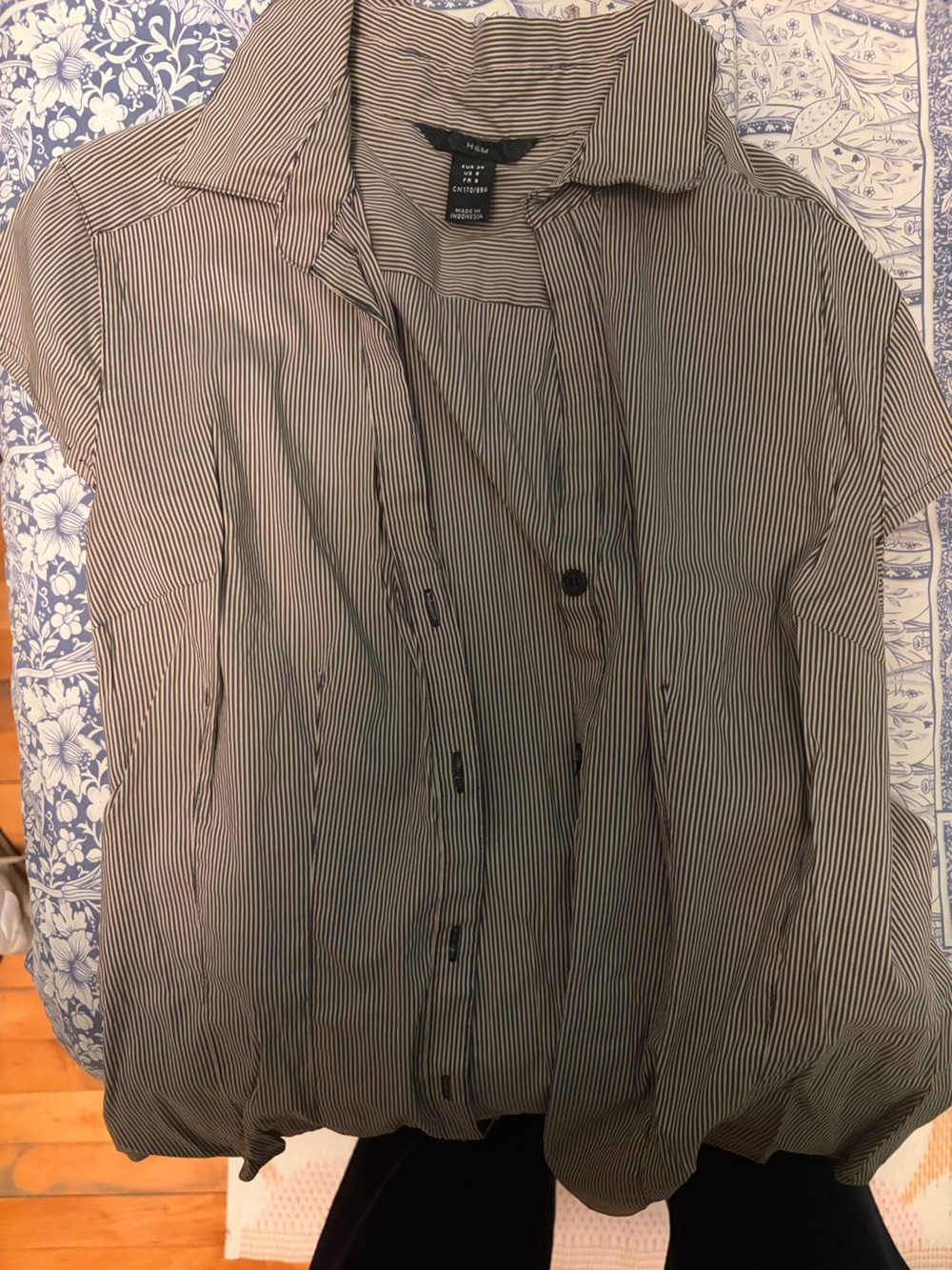 H&M Black and White Pinstripe Short-Sleeve Button-Up Blouse